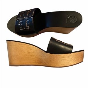 TORY BURCH WOMEN’S INES WEDGE SLIDE PLATFORM SANDALS 80MM